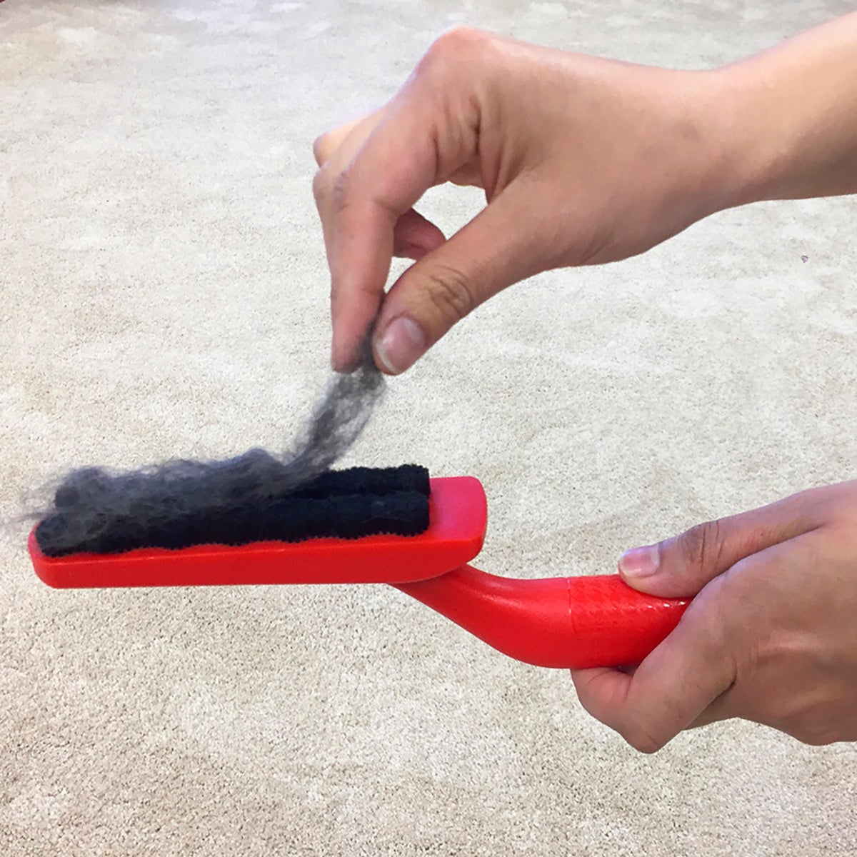 10088836-fluffy20pet20brush-ven2